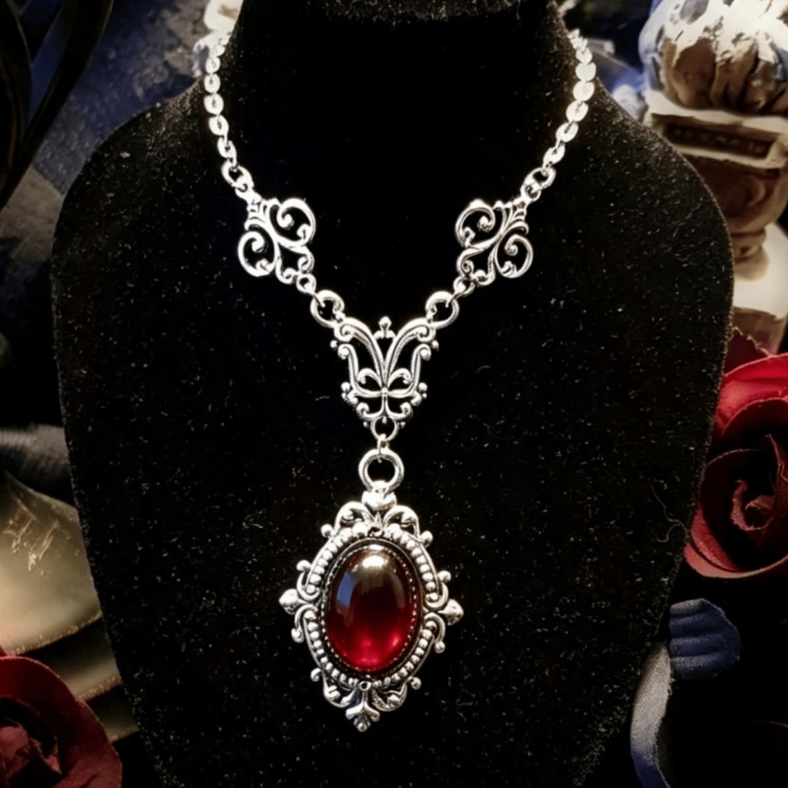Vampire Cameo Necklace,Blood C - огляд і ціна Women'S Victorian Accessories