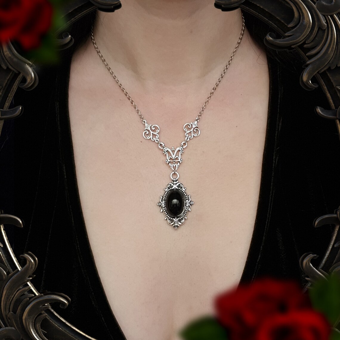 Vampire Cameo Necklace,Blood C - огляд і ціна Women'S Victorian Accessories