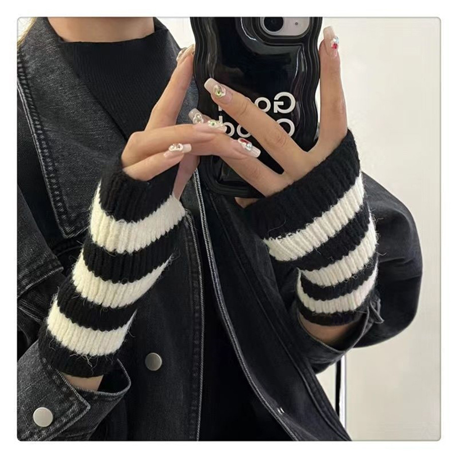 Y2k Accessories Cold Resistanc - огляд і ціна Women'S Y2K Accessories